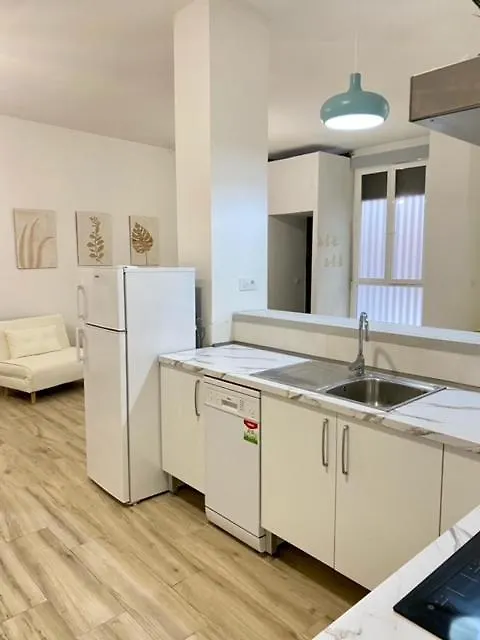 Flamenca Triana - Apartamento Wifi Con 2 Dormitorios 2 Sofas Camas 2 Banos Seville 0*,  Spain